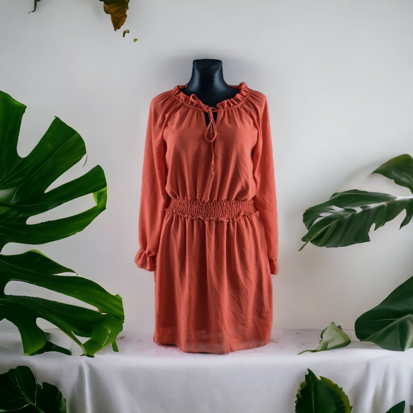 Õhuline punakas kleit