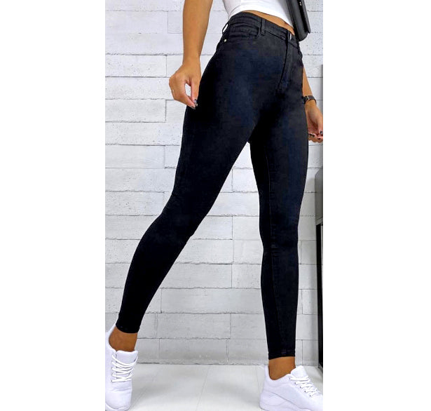 Venivad musta värvi teksapüksid